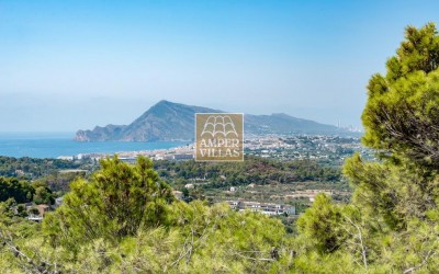 Exclusive villa with stunning panoramic views next to the Altea Golf Club